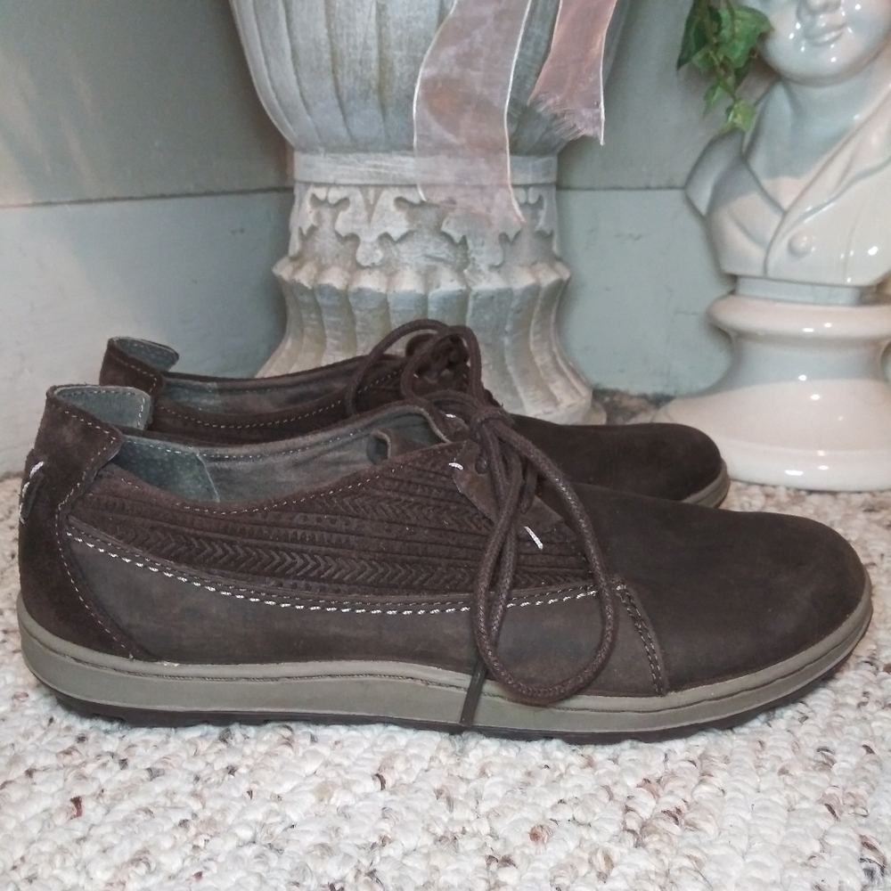 Merrell Ashland Tie Ladies Lace-Up Casual Shoe Style J42514 Color Is Coffee - Picture 1 of 13